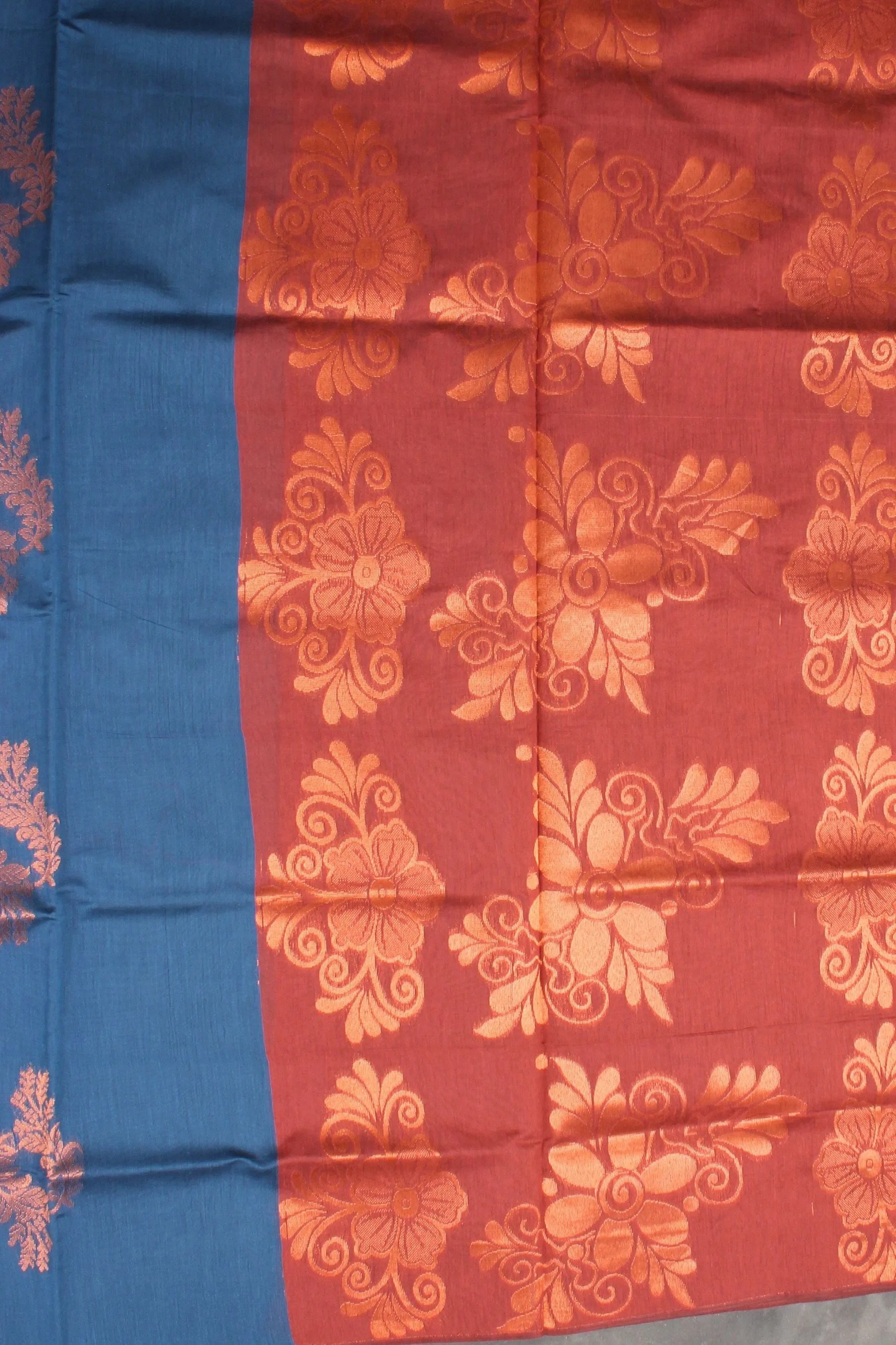 Elegant Pure Silk Cotton Saree with Bold Motifs - Borderless Design