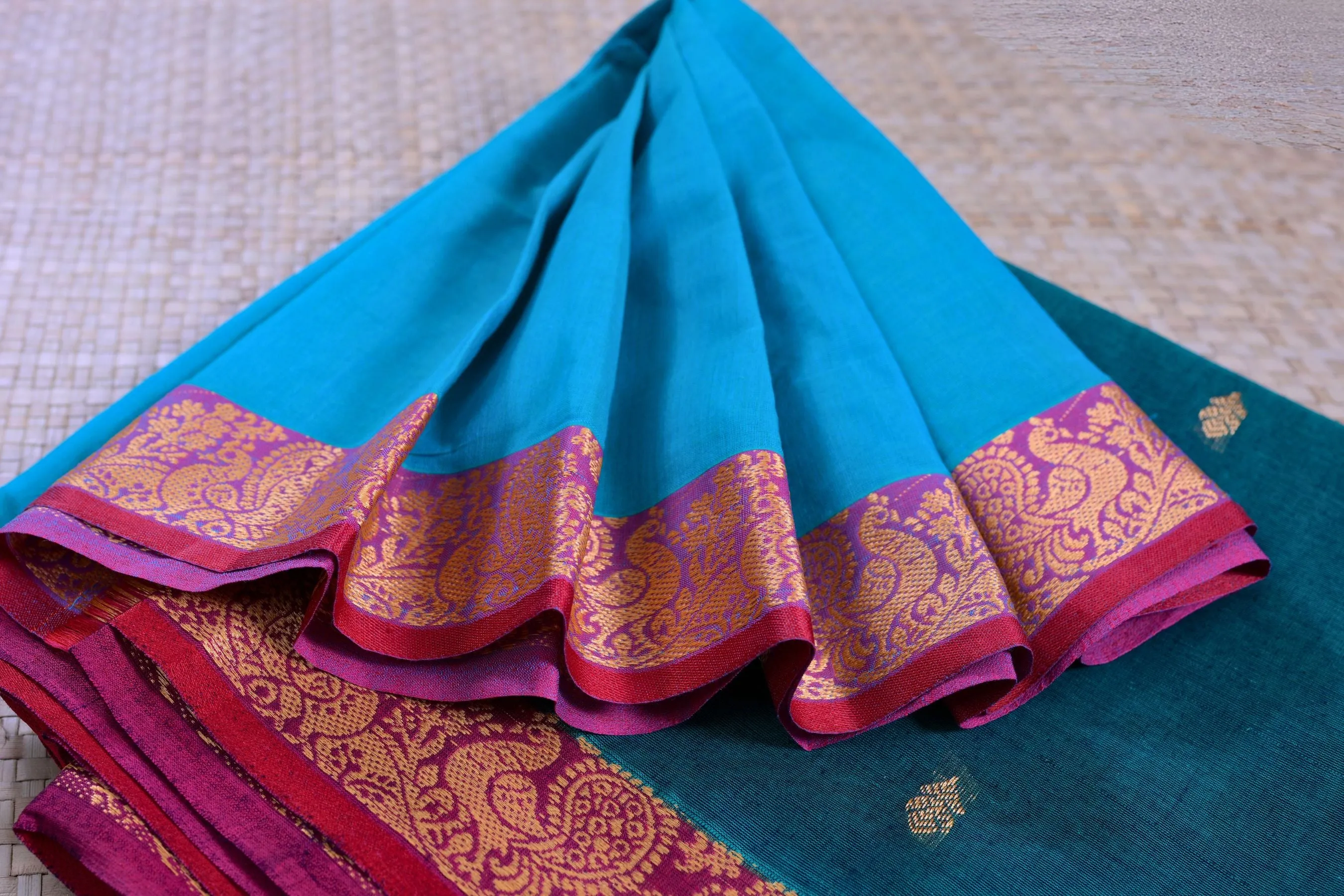 JCSFashions Elegant 9-Yard Cotton Saree with Richly Textured Line Pallu